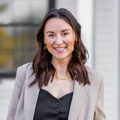 Maggie Fromm - Salesperson